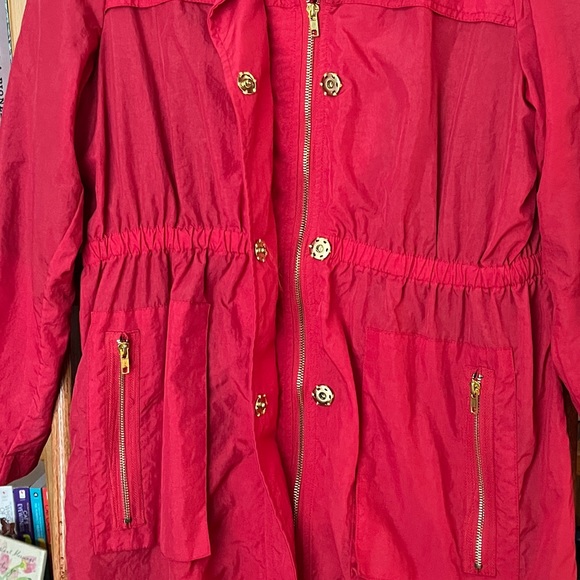 Beautiful Raincoat / Rain Jacket, Size M - Picture 2 of 6
